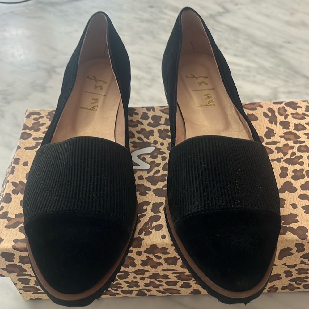 French Sole New York Exeter Black Suede loafers size 9